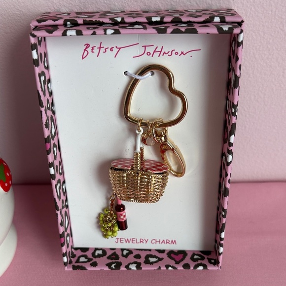 Betsey Johnson Gold and Pink Gingham Picnic Basket Wine Bag Charm Keychain NWT - Picture 1 of 4